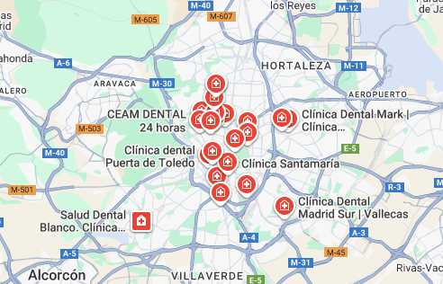 Ejemplo de mapa de Google con clínicas dentales en los resultados de búsqueda